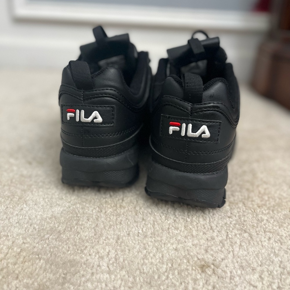 Filas - Picture 4 of 5